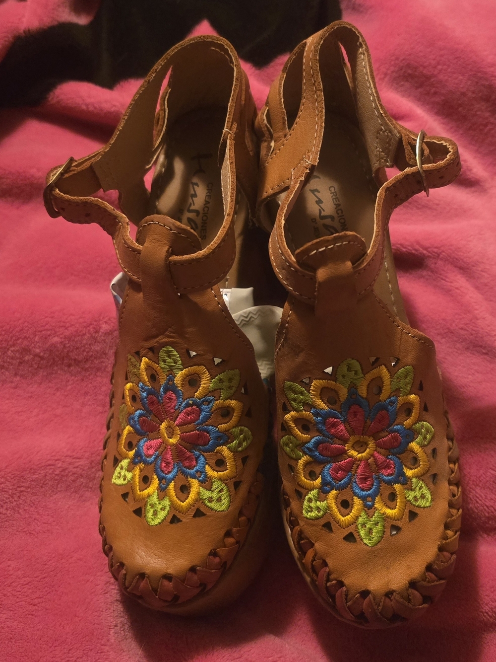 Source Unknown Tan Leather Embroidered Floral Mules